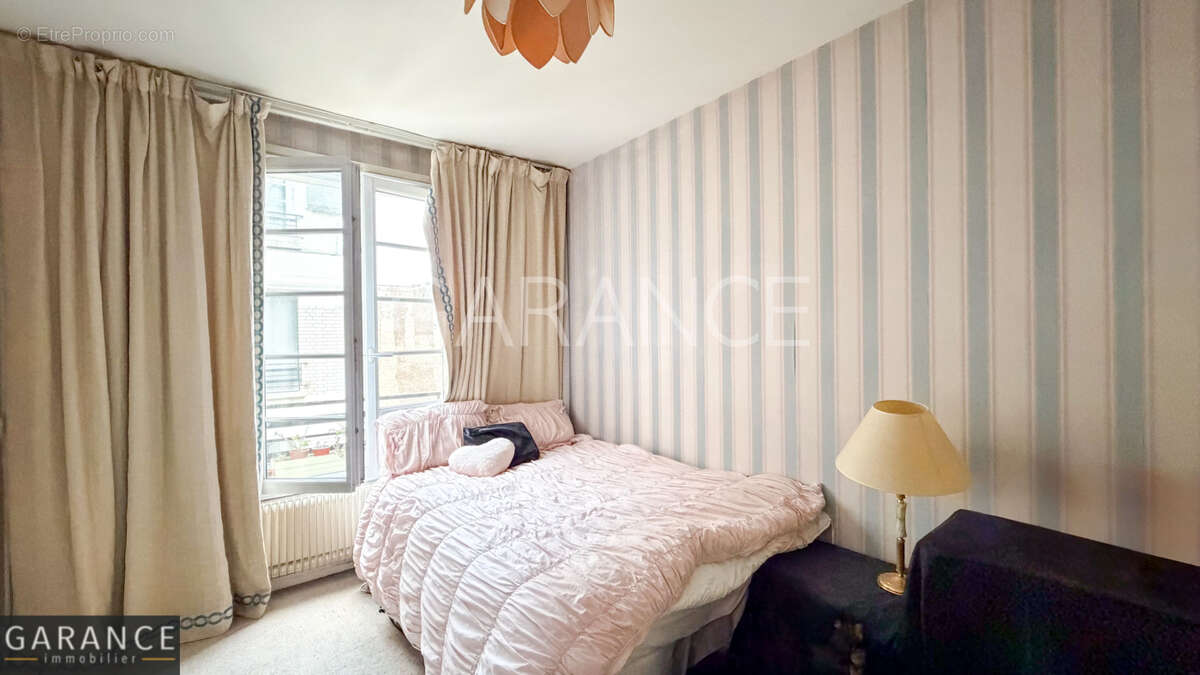 Appartement à PARIS-14E