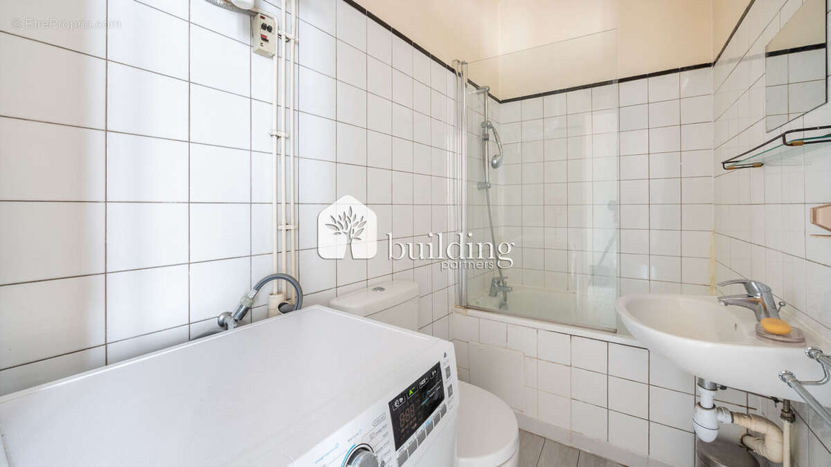 Sacré-Coeur Paris 18ème - Appartement 2 pièces 35 m² habitables - photo 9