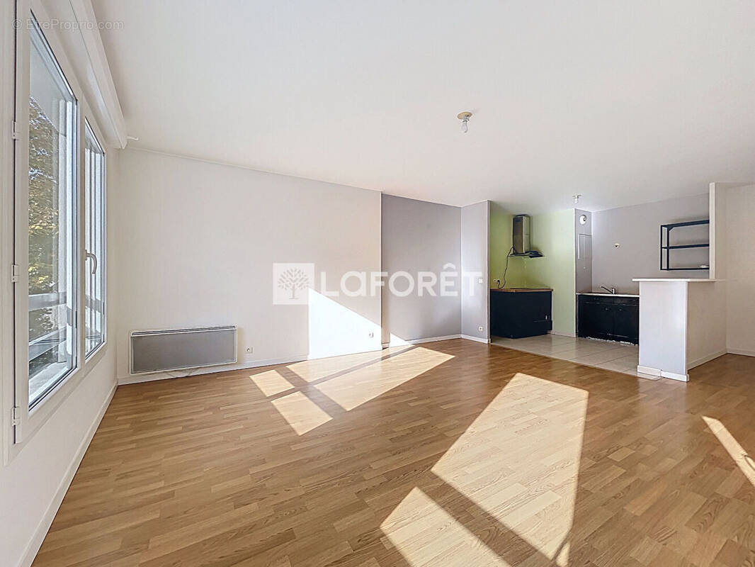 Appartement à COMBS-LA-VILLE