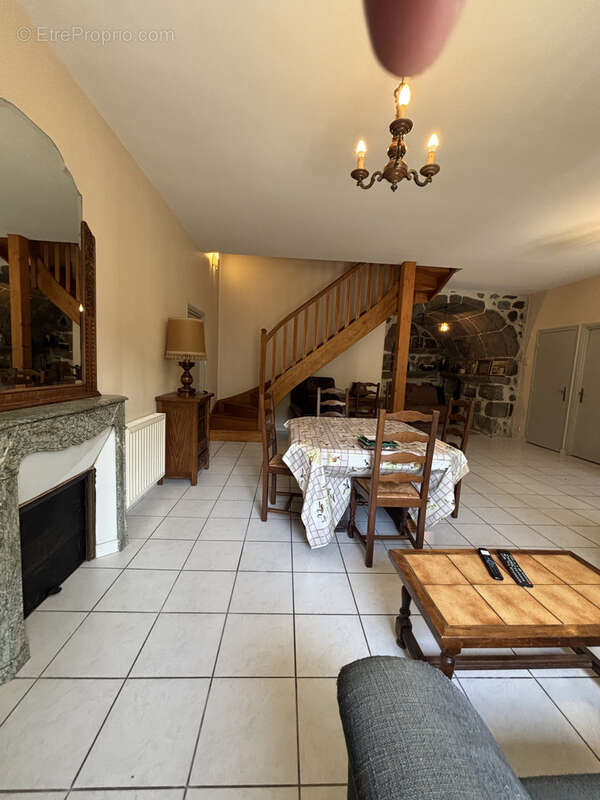 Maison à SAINT-PROJET-DE-SALERS