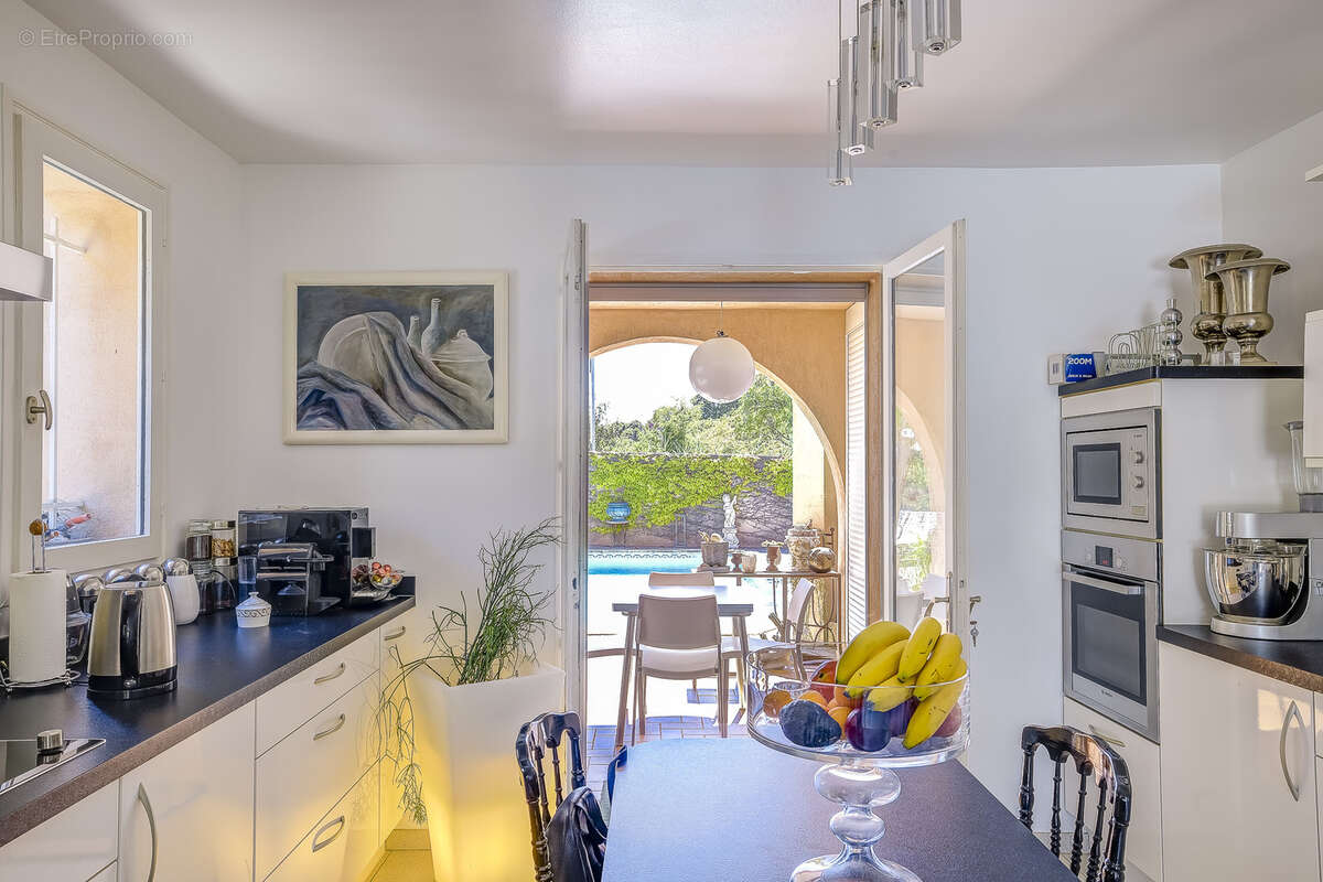 Nice Ouest , agréable villa indépendante de 214m2 avec piscine - photo 9