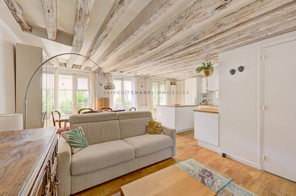 Appartement à PARIS-3E
