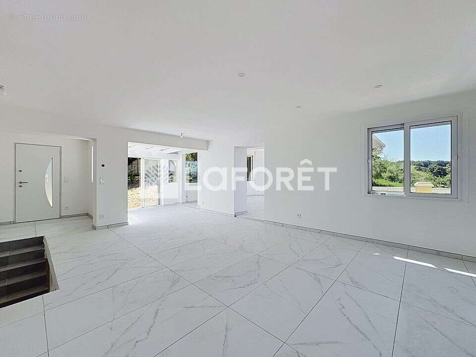 Maison à vendre Jassans Riottier 7 pièce(s) 235 m2 - photo 7