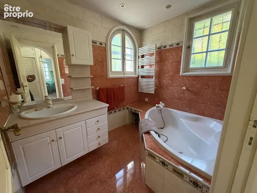 Villa de caractère  5 pièces 147 m² Piscine Vue sur le château de Salernes - photo 8
