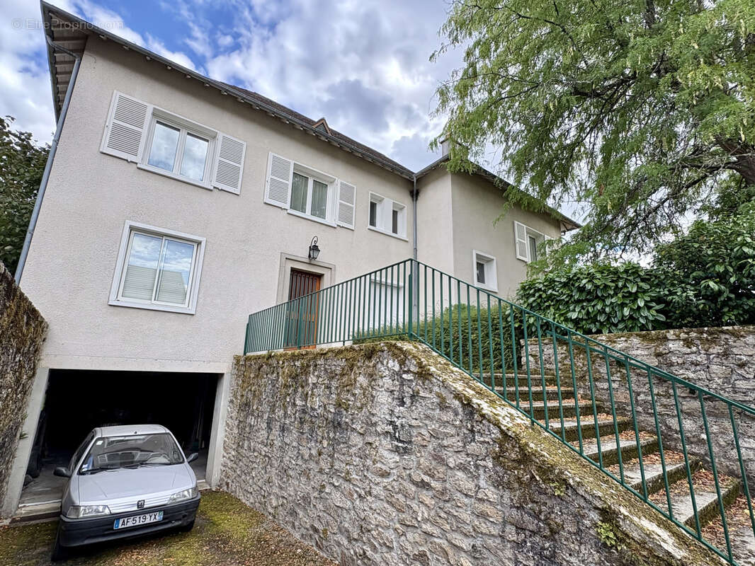 Maison à CHATEAUPONSAC