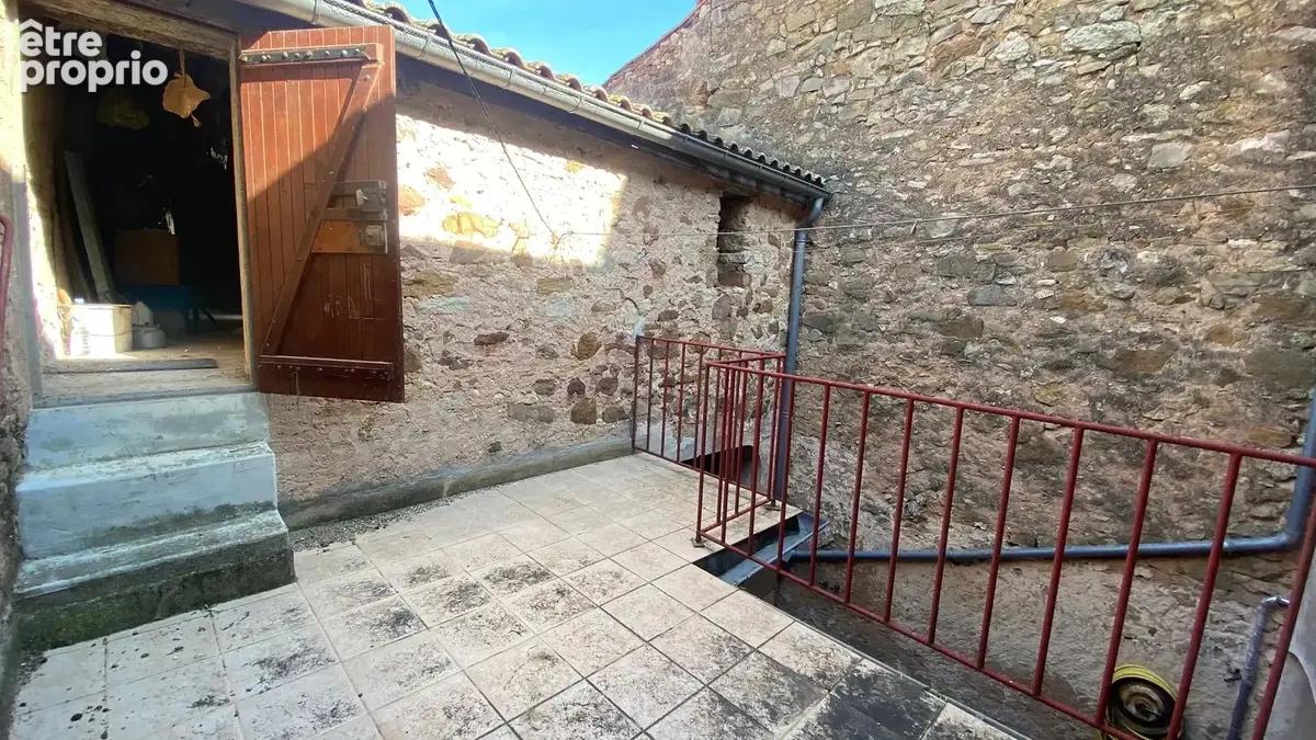A vendre maison à rénover de 164 m2 avec cour et dépendances à Quarante   fort potentiel de division - photo 18
