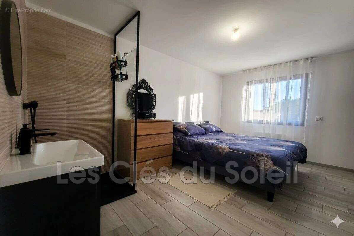 Maison à CUERS
