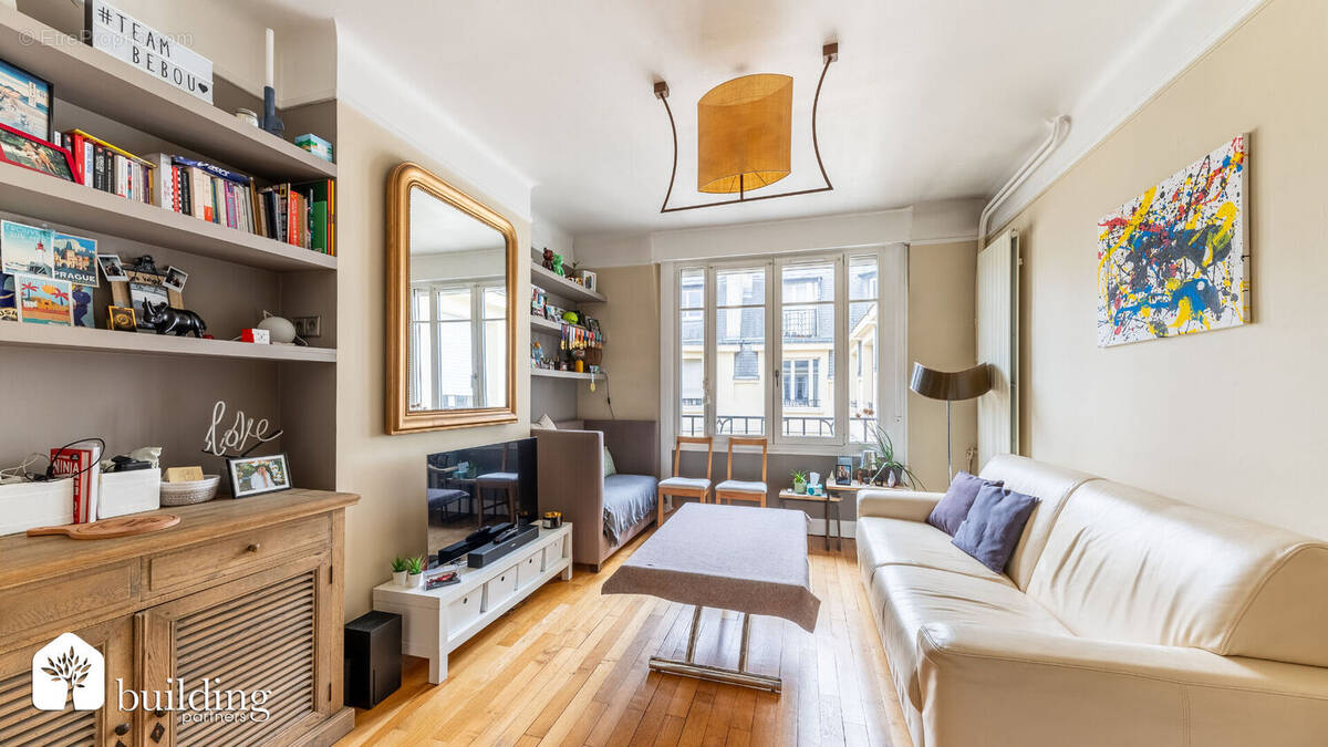 Appartement à PARIS-16E