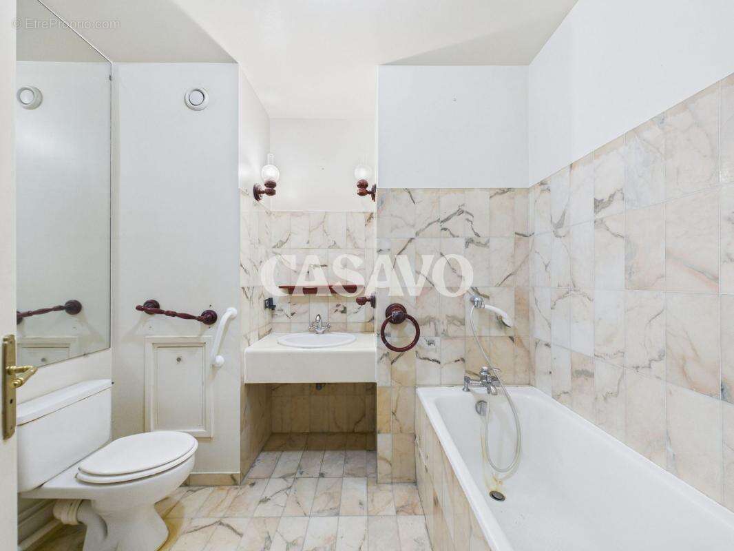 Appartement à NEUILLY-SUR-SEINE