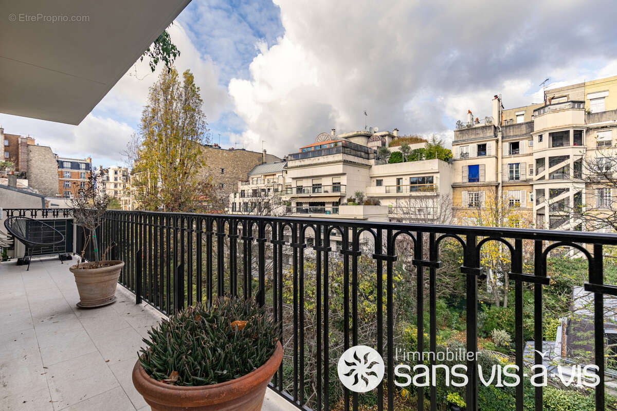 Appartement à NEUILLY-SUR-SEINE