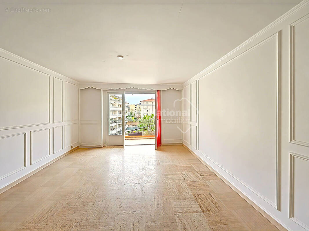 Appartement à MANDELIEU-LA-NAPOULE