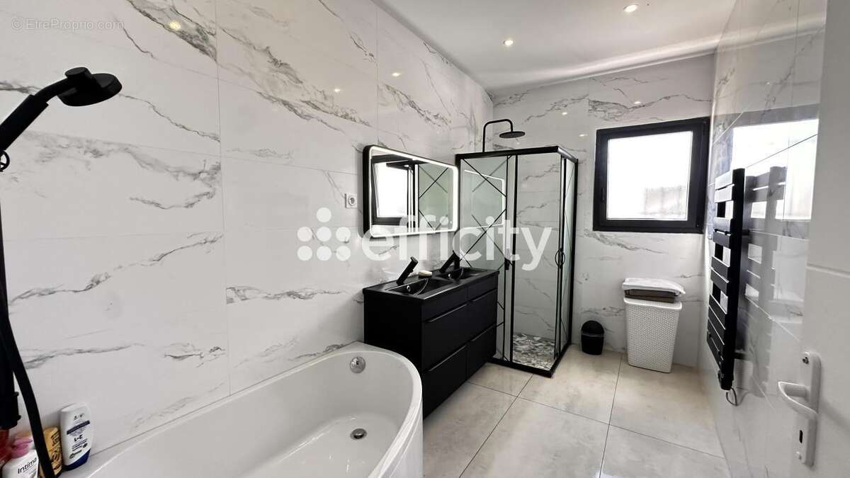 Maison à PIERRELATTE