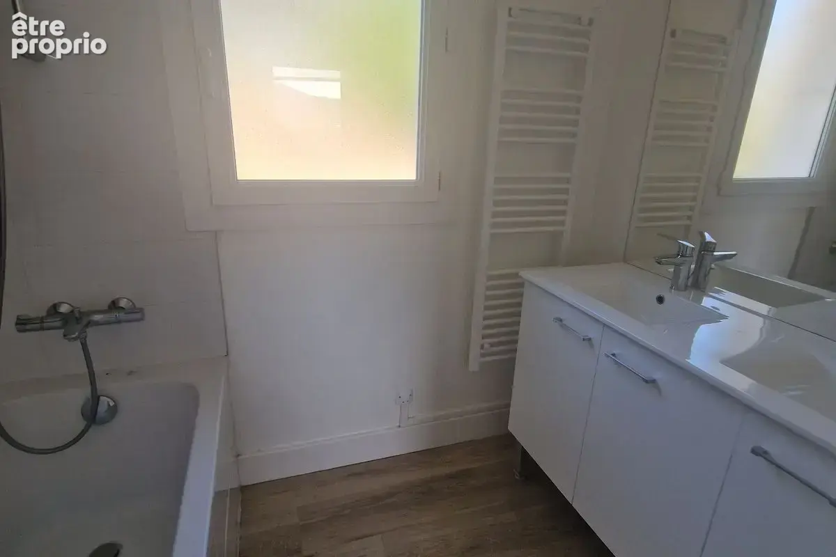Secteur Buzine Villa T4 non mitoyenne de 102m² avec vue panoramique et garage sur terrain de 400m² - photo 5