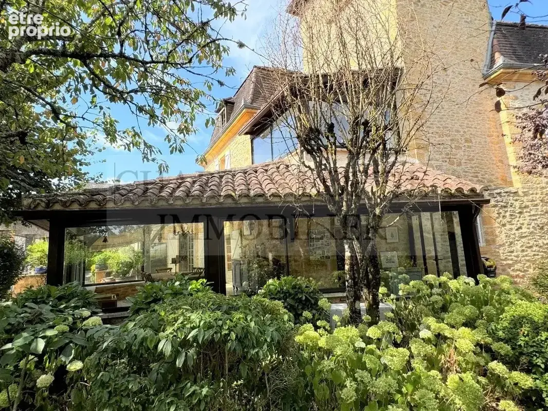 Superbe maison de Maître avec plusieurs granges, piscine et joli parc, aux abords d'un village dans la Bourian - photo 7