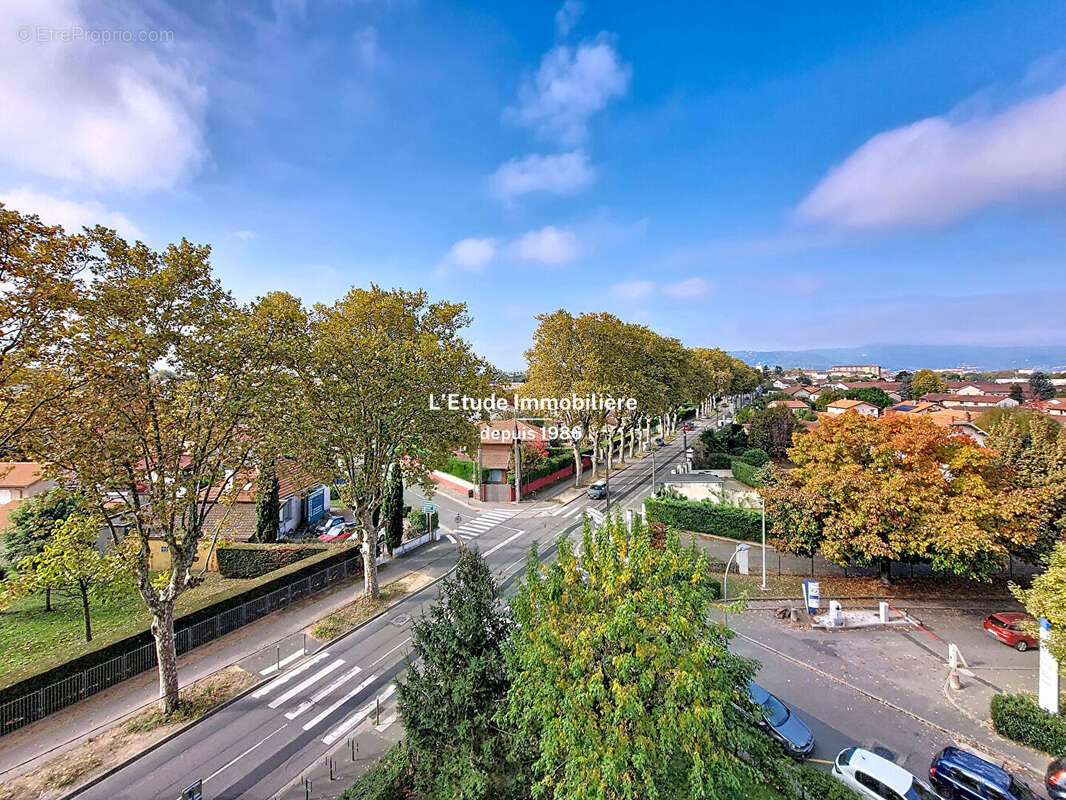 Appartement à RILLIEUX-LA-PAPE