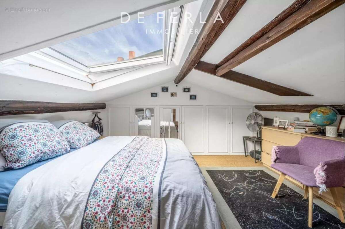 Appartement à PARIS-14E