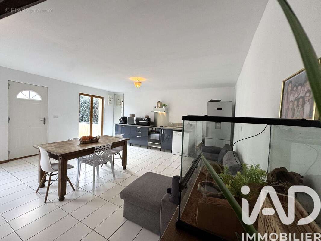 Maison 139 m² à Les Ulmes  - photo 7