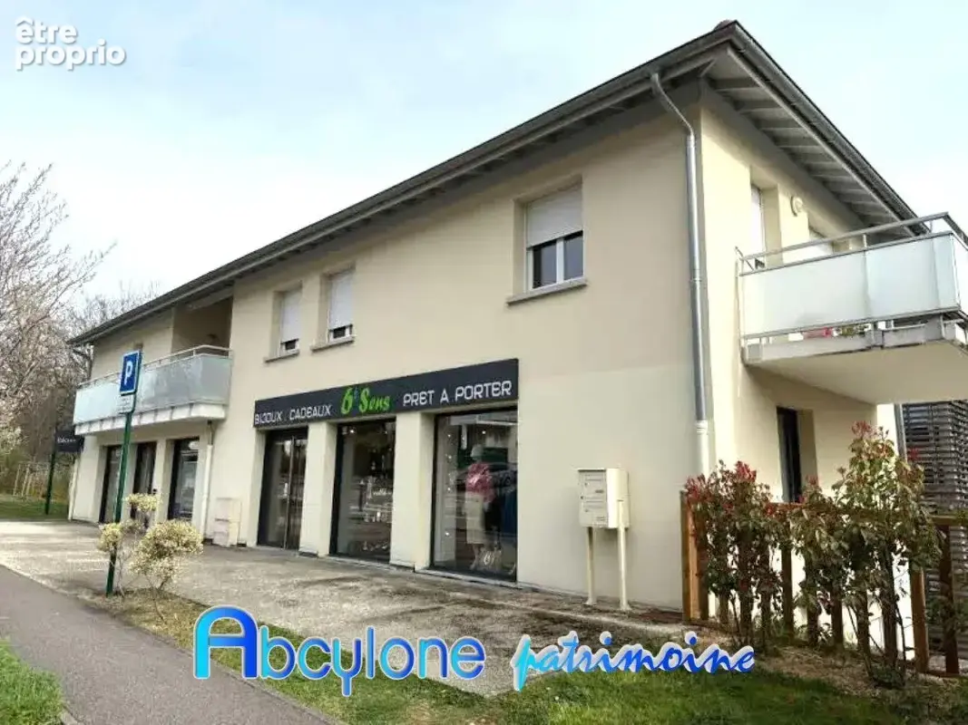 Photo Commerce à Saint-Ismier au prix de 85 000€