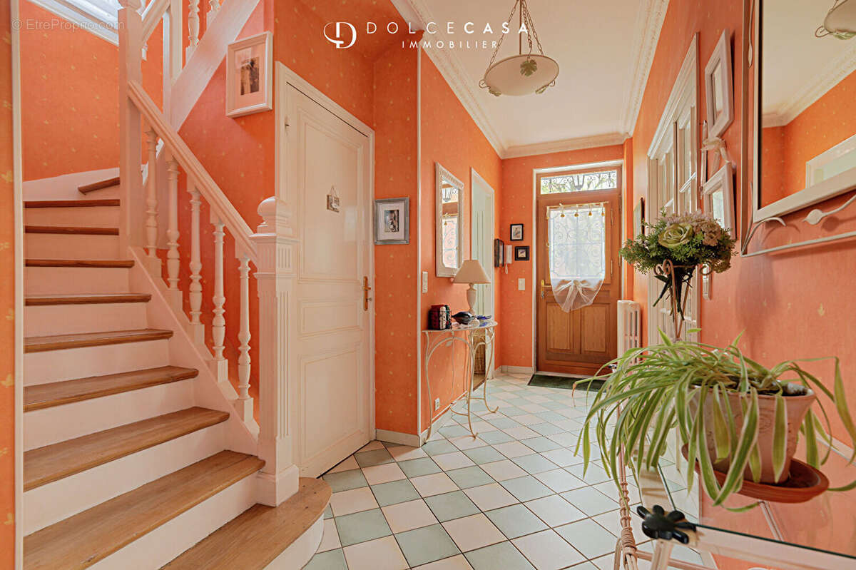 Maison à LE PERREUX-SUR-MARNE