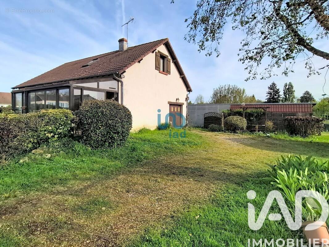 Photo 1 - Maison à SAINT-MARTIN-SUR-OCRE