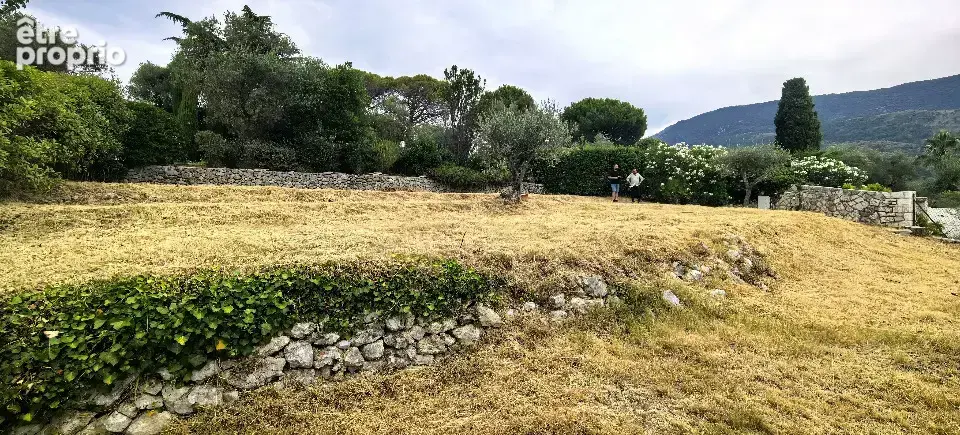 Photo Terrain à Levens au prix de 240 000€