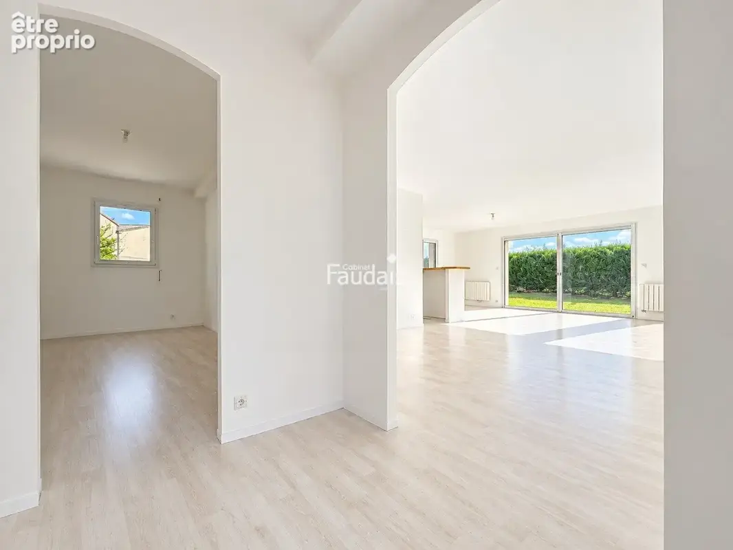 Maison 7 pièces 148 m² à vendre à Creances (50710) - photo 2
