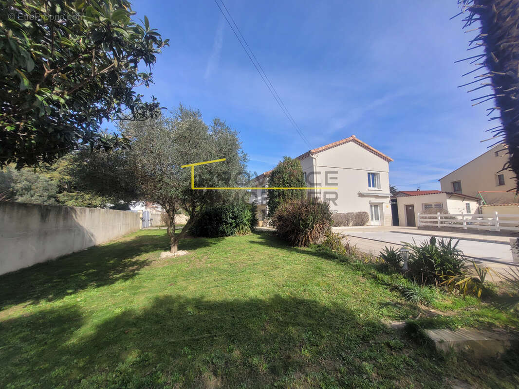 Maison à MONTELIMAR