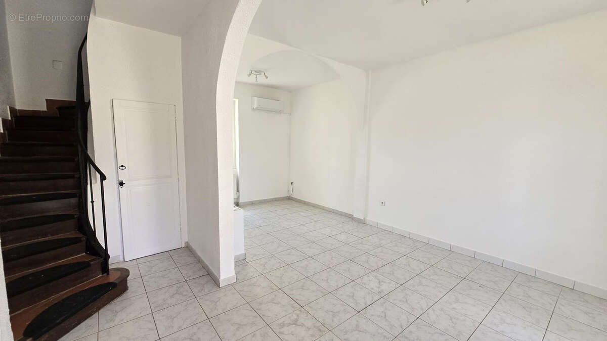 Maison à LE CASTELLET