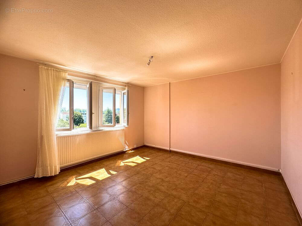 Appartement à SCY-CHAZELLES