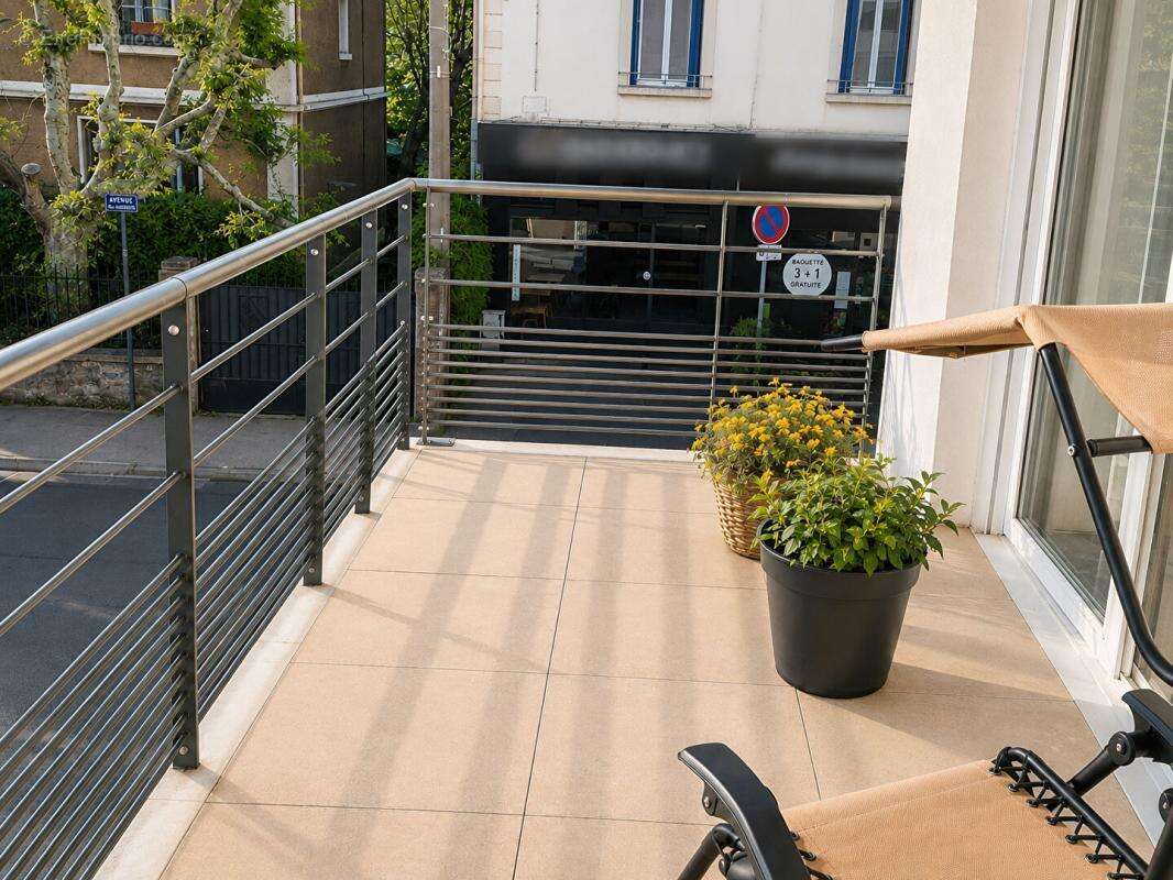 Appartement T3 récent avec balcon et garage Secteur recherché de Décines-Charpieu - photo 9