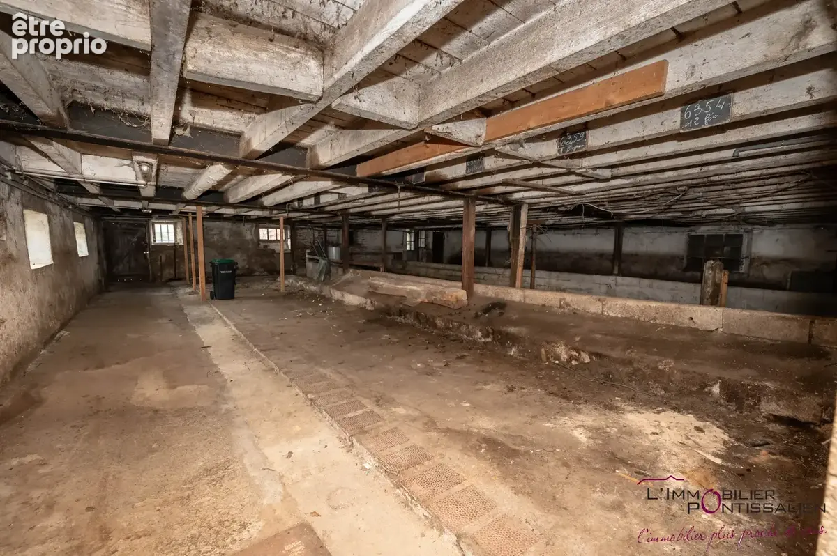 Dommartin - corps de ferme à rénover - environ 750 m2 exploitables - photo 6