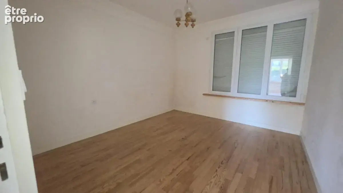 Maison avec deux appartements T4, jardin et garage   Fort po - photo 18