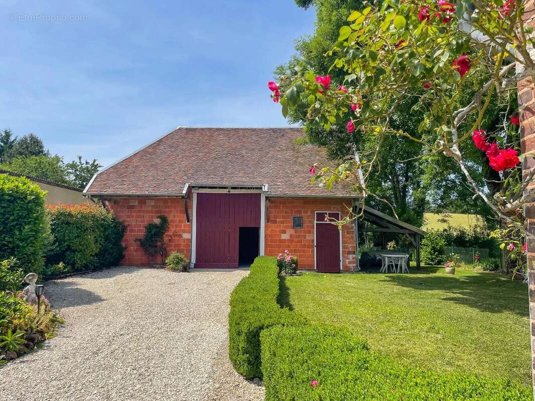 Maison 175 m² à Chennegy  - photo 9