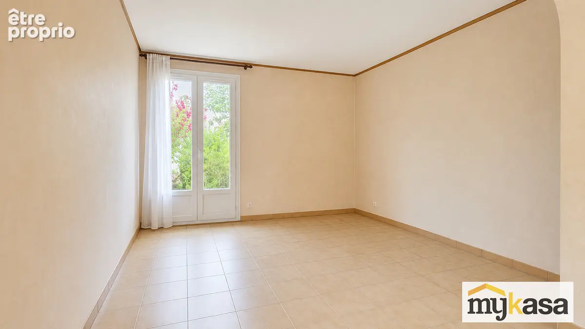 Maison familiale T5 de 136 m² avec garage et terrain de 525 m² - photo 7
