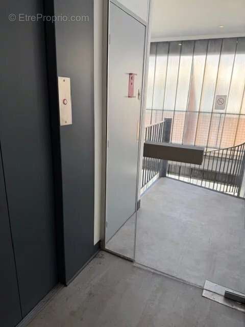 Studio a rafraichir en dernier etage avec balcon. - photo 9