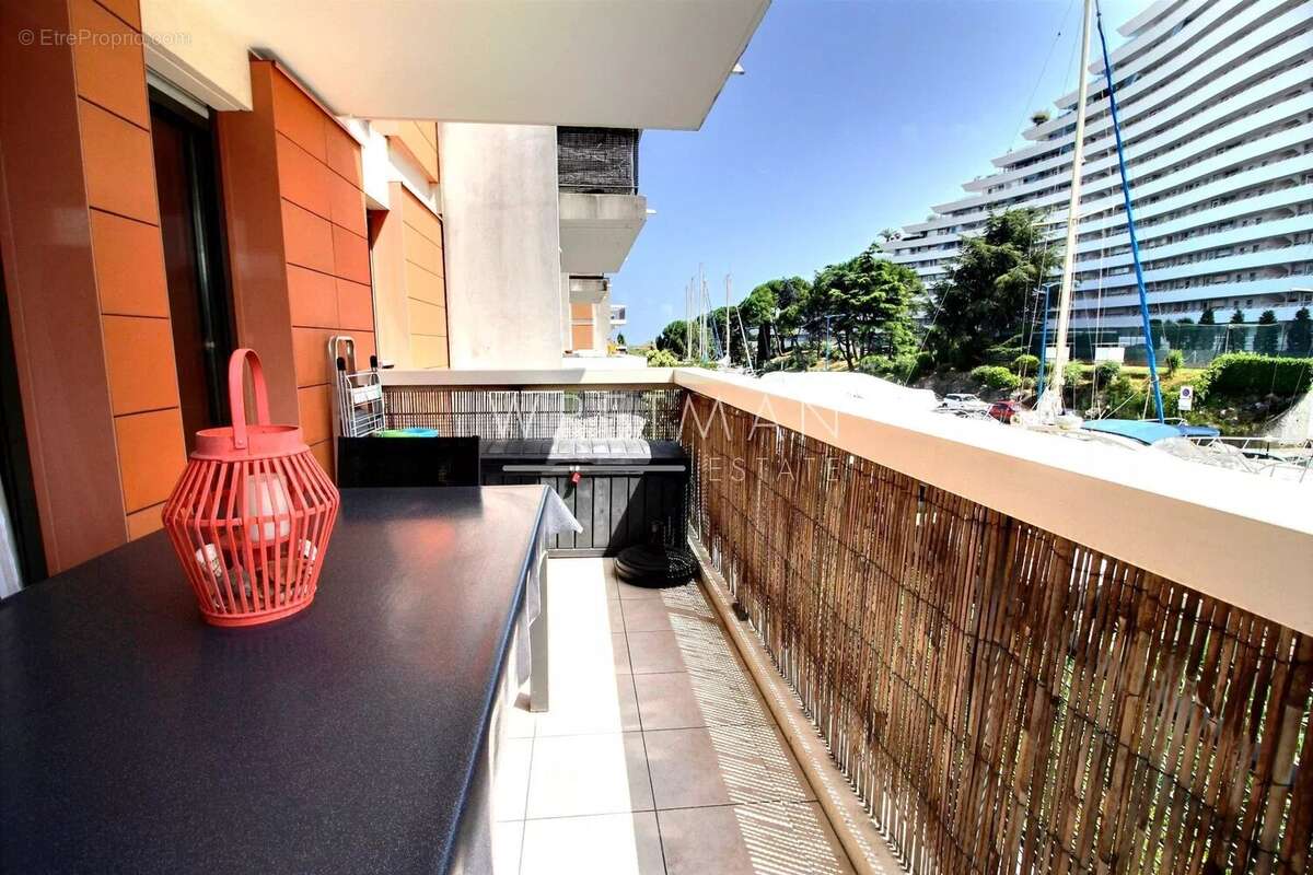 Appartement à VILLENEUVE-LOUBET