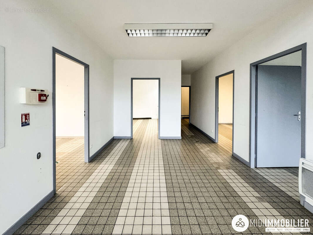 Appartement 350 m² à Saint-Juery  - photo 8