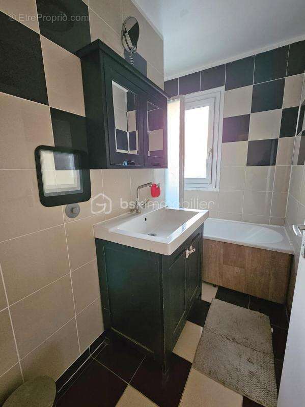 Appartement à DUGNY