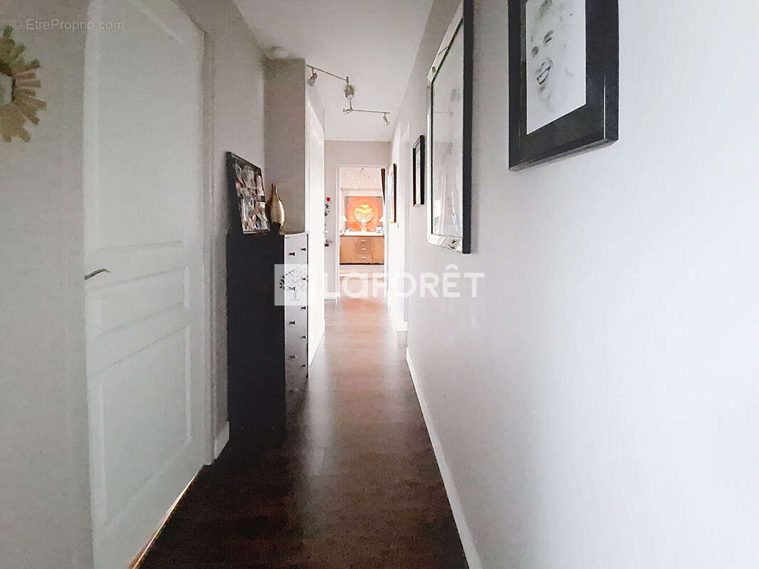 Appartement à BAILLY-ROMAINVILLIERS