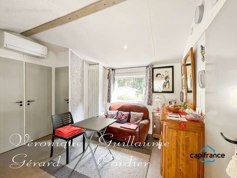 Mobil-Home de 32 M² de 2019, confortable avec belle terrasse et parcelle privative a vendre séparément en PRL - photo 8