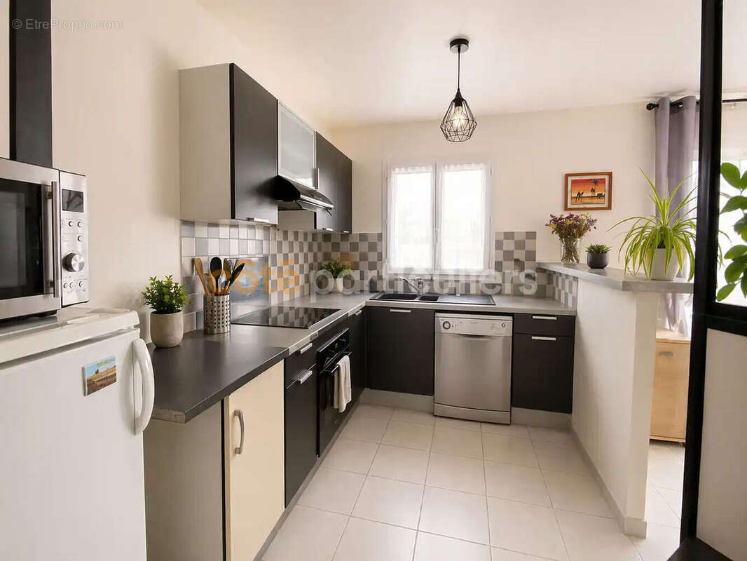 Maison - Saint-Michel- en-L'Herm - 4 chambres - photo 4