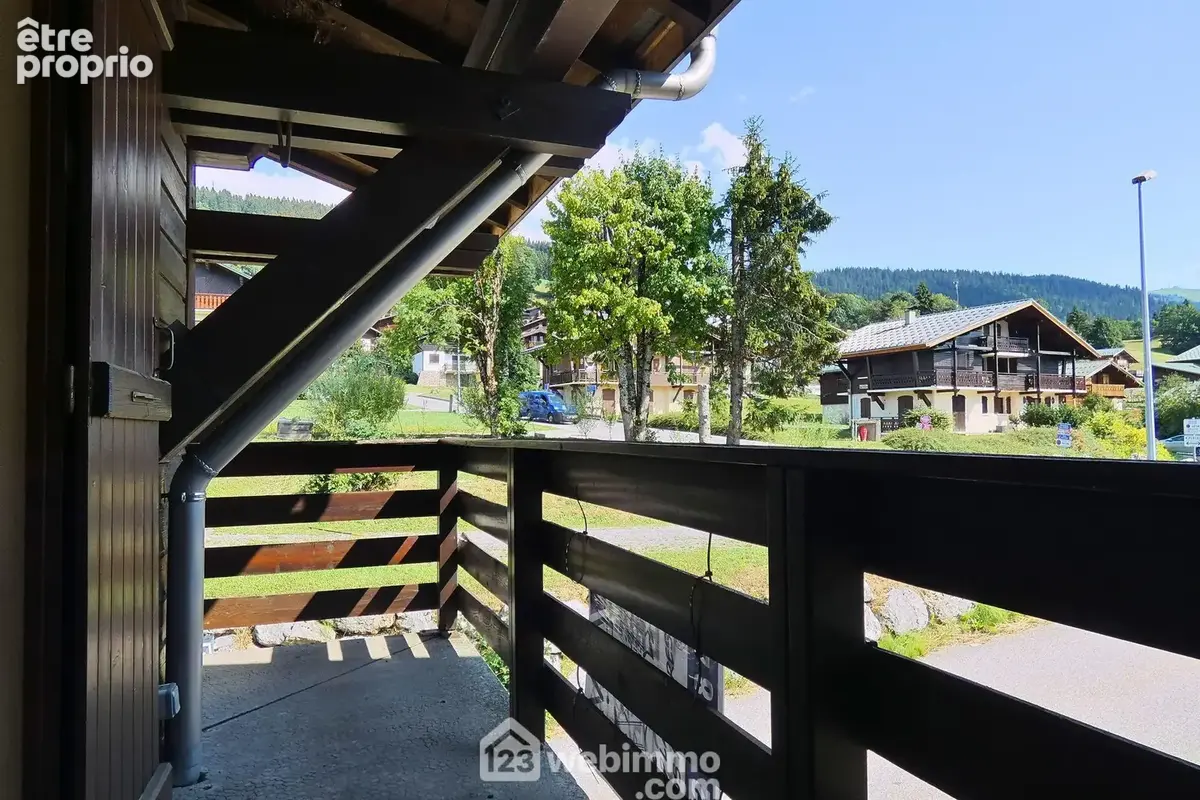 Pour parfaire le tout, un balcon vous permettra de profiter de l'extérieur.