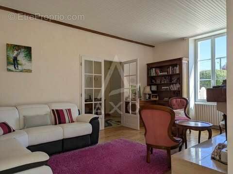 Maison à LES EGLISES-D'ARGENTEUIL
