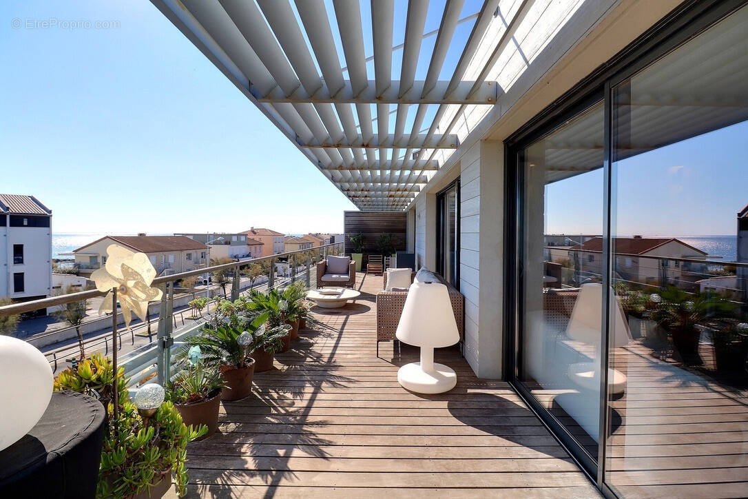 Appartement à MAUGUIO