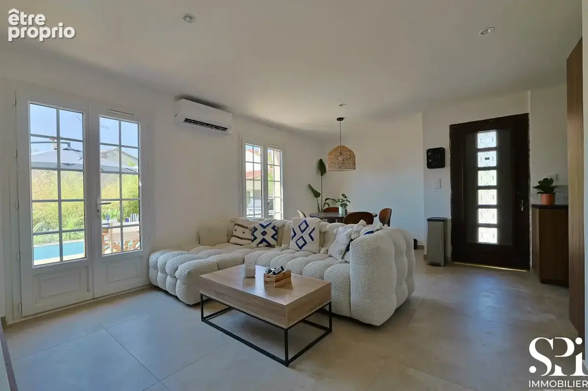 Maison de plain-pied avec piscine, jardin et garage — Toulon, quartier Sainte-Anne / Siblas - photo 12