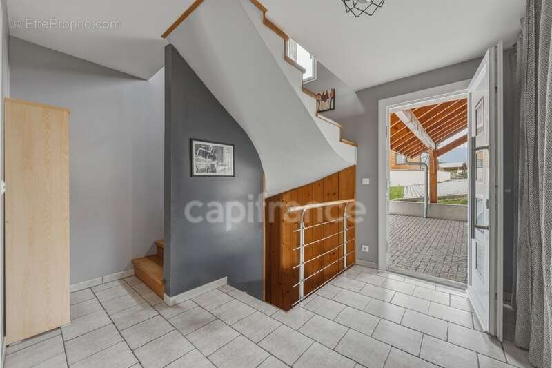 Maison à CHALLEX