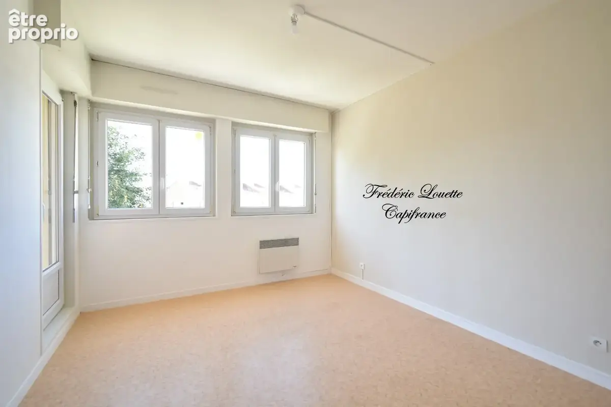 AY-CHAMPAGNE – Appartement T3 avec balcon, ascenseur et grenier, dans une résidence calme et sécurisée - photo 7
