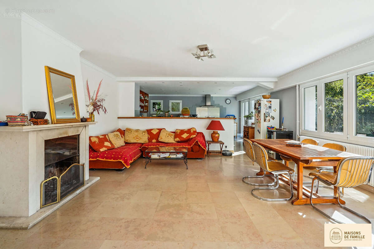 Maison à LA CELLE-SAINT-CLOUD