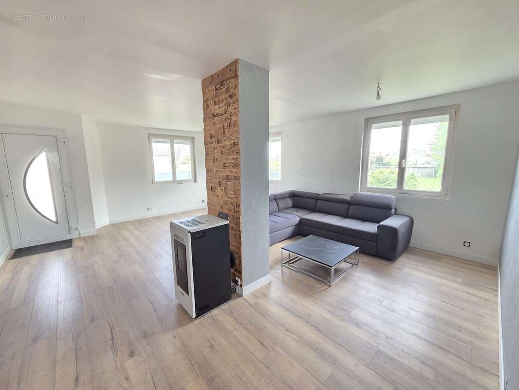 Maison à BUXEROLLES