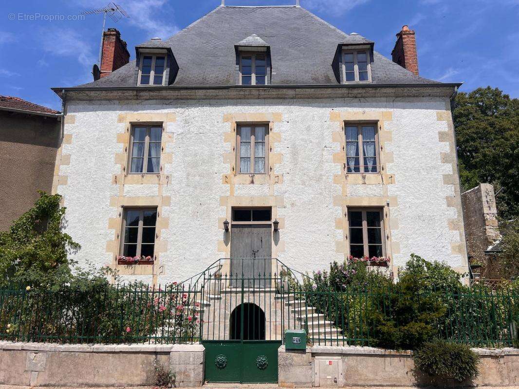 Maison de Maître rénovée de 5 chambres avec piscine et garag - photo 2